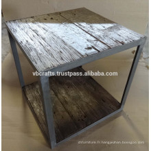 Table basse industrielle fabriquée avec du bois de chemin de fer récupéré